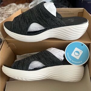 Cloudsteppers by Clarks Marin Coral Black wedge sandal